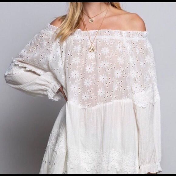 white Off Shoulder Tunic w Lace Trim & 3/4 Sleeves - Picture 15 of 15